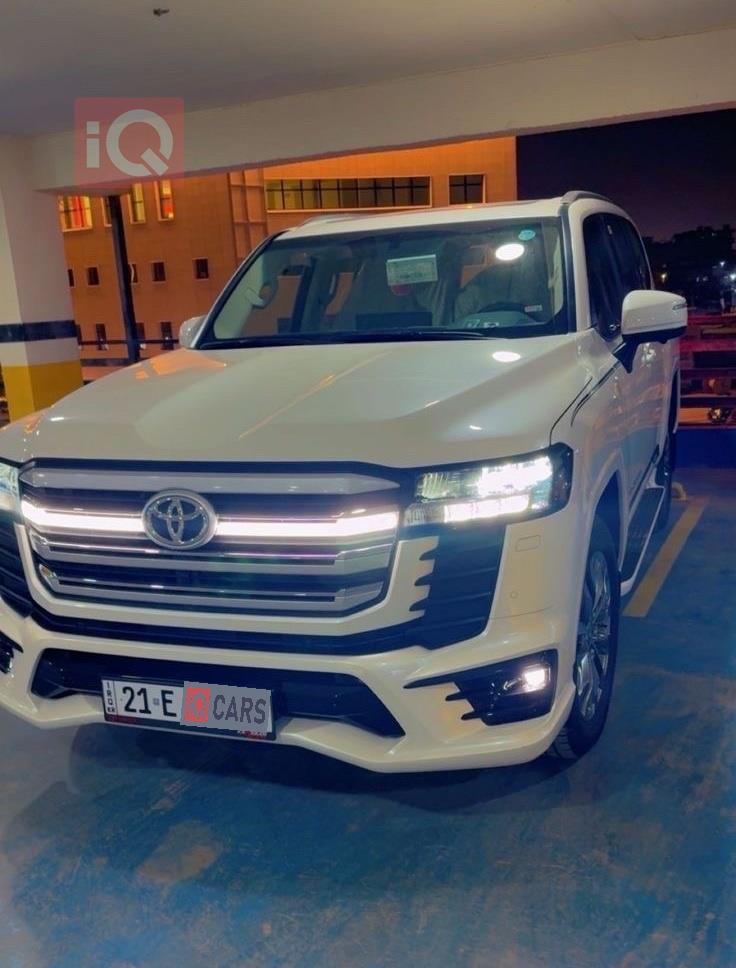 تۆیۆتا لاند کروزەر